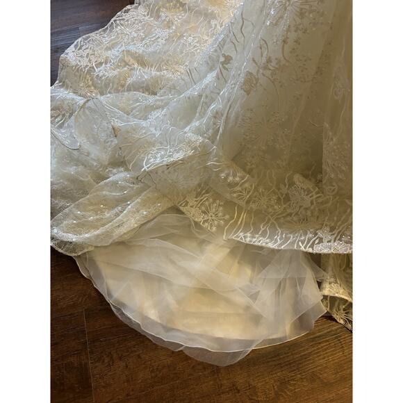 New with Tags Wedding Dress Size 4 - Picture 6 of 14